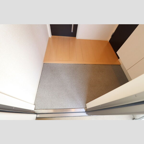 パークフラッツ202号室 玄関