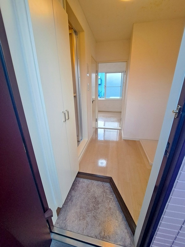 ラ・タジュール2階 玄関