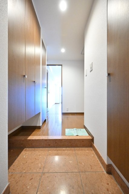 リーデンスタワー 玄関