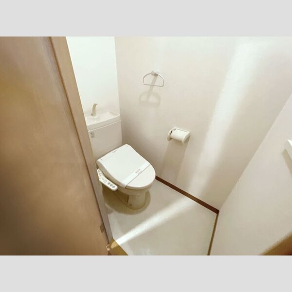 ロイヤルハイツFUJI205号室 温水洗浄暖房便座