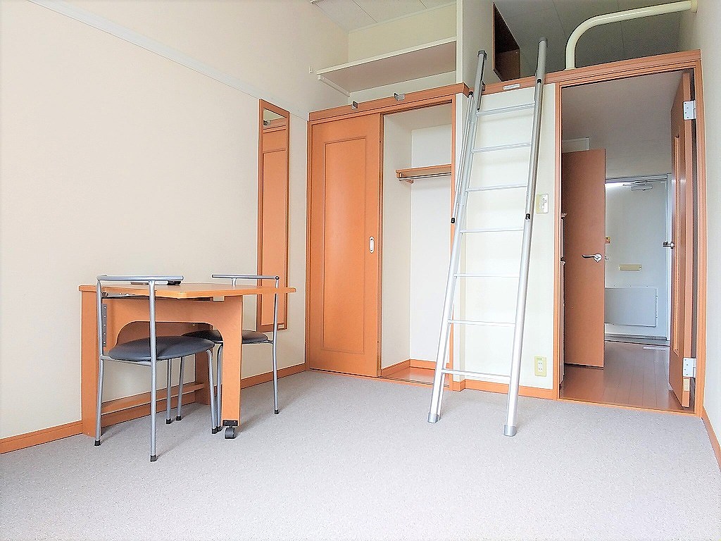 レオパレス希望の丘 リビング