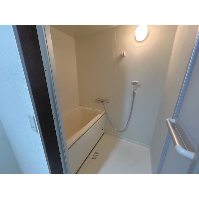 グランデュール瀬戸岡103号室 お風呂