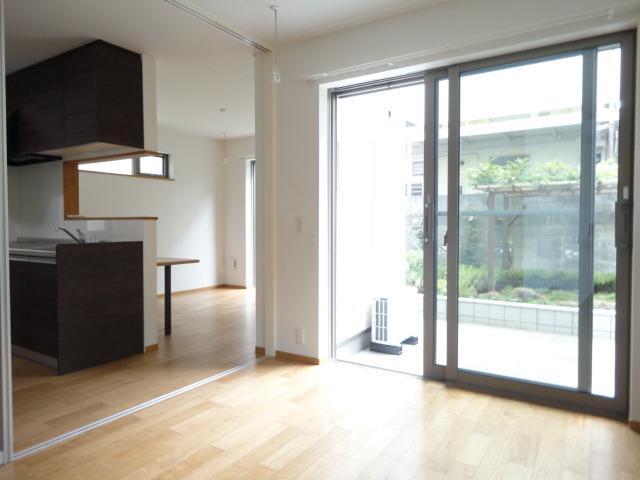 パラディ成城1階 リビング