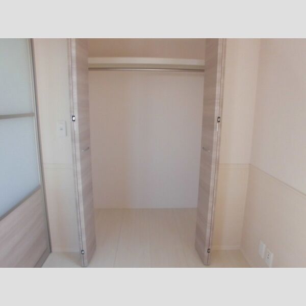アンリジエール302号室 洋室4.19帖 クローゼット