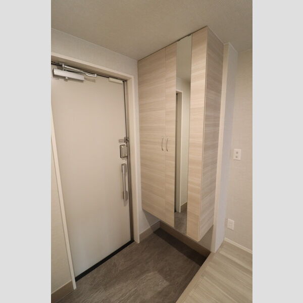 マルシェル館浦和美園305号室 玄関