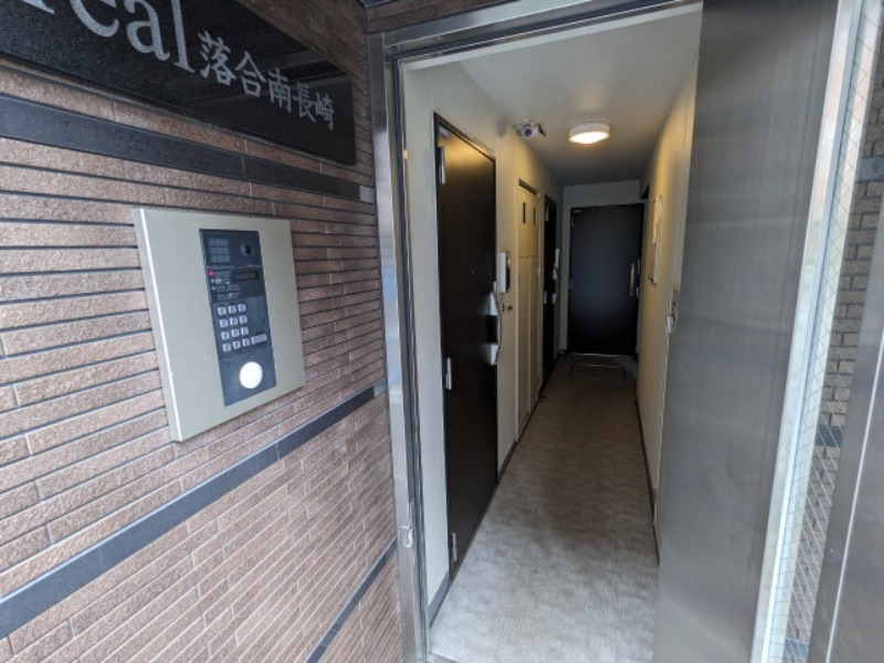クリアル落合南長崎2階 エントランス