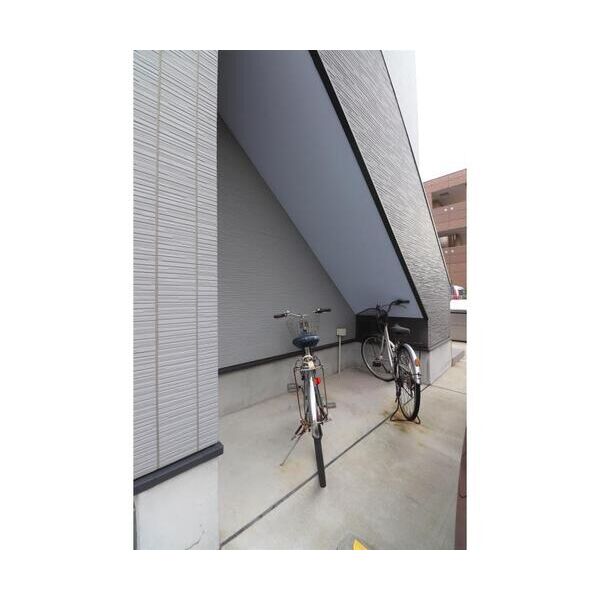 リラート美園 駐車場