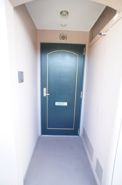 リヴェレント八千代0105号室 玄関