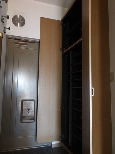 ビュープラザセンター北３ー８号棟 下足入