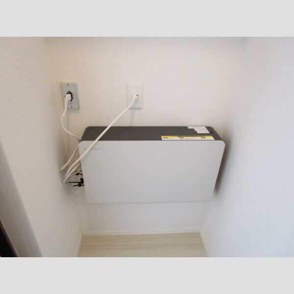 アクシス八幡101号室 蓄電池