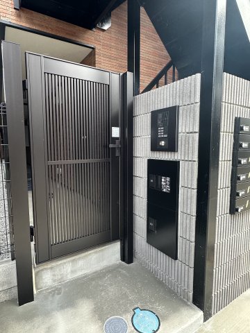 ベイルーム横浜鴨居101号室 エントランス