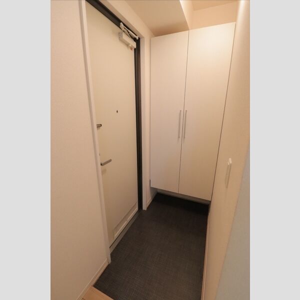 ハピネス207号室 玄関