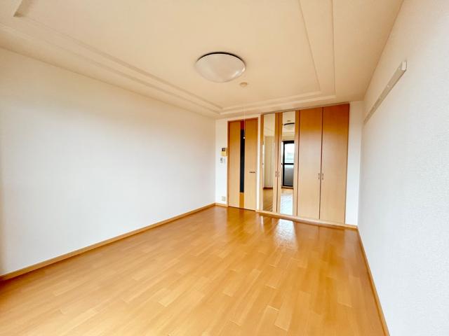 ペティハウス弐番館302号室 洋室