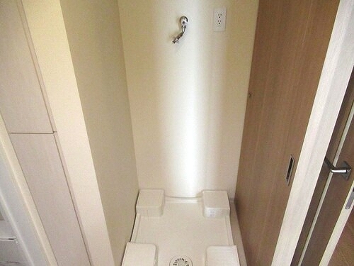 ライオンズタワー柏 室内洗濯機置場　※同タイプ別部屋2023年7月撮影