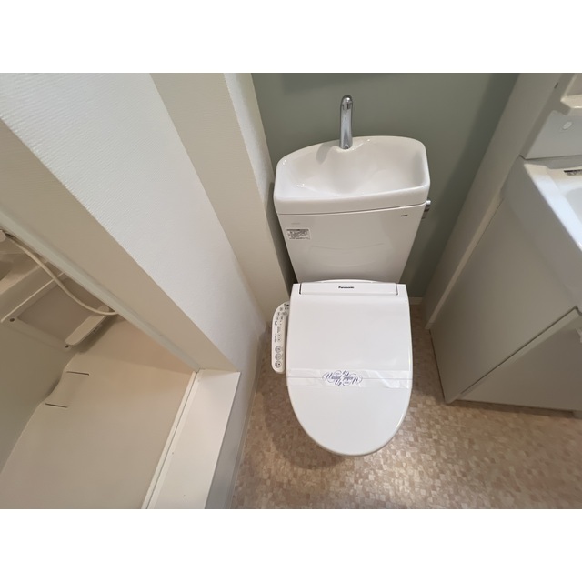 モデラート西新宿201号室 内観