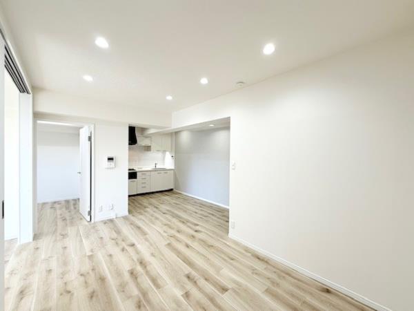 リエール若松町5階 リビング