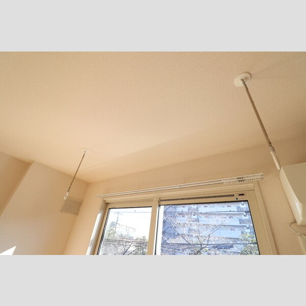 ヴィラたちばな201号室 室内物干し