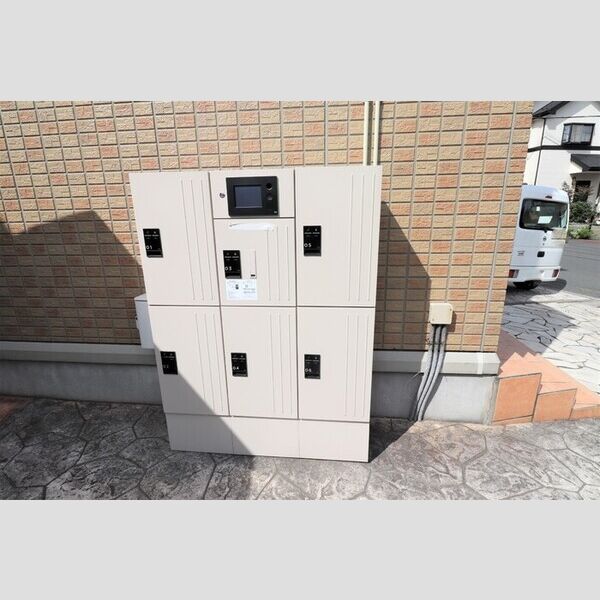 パウロニア106号室 宅配ボックス