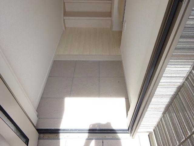 ラーク学園町203号室 玄関