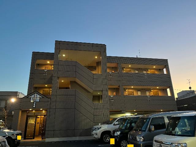 ヴァンベール　テラス 外観写真（夜）