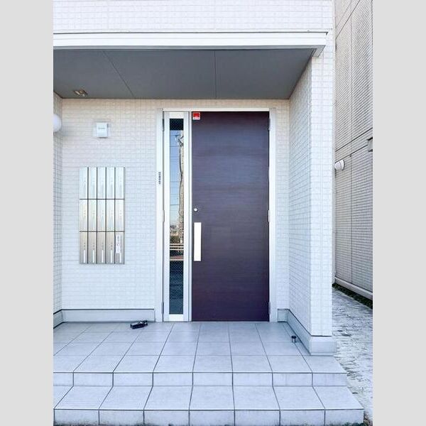 ヘリオス吉川美南　ガイア 出入口