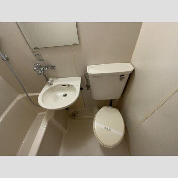 ハイツ神大寺205号室 トイレ