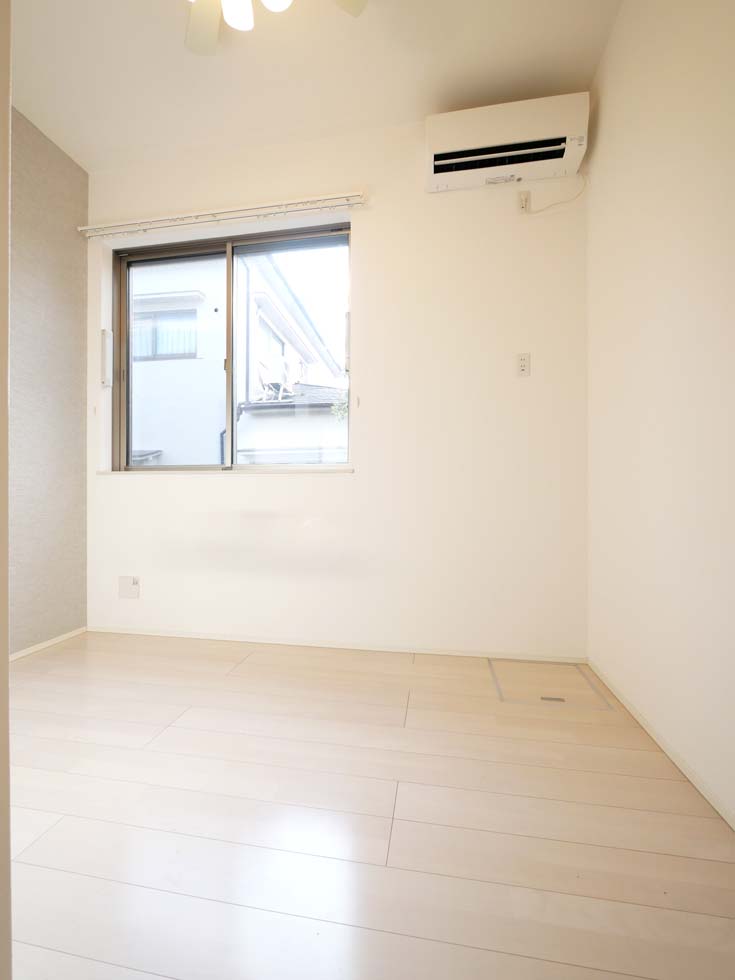 ジオメトリ和泉 内観