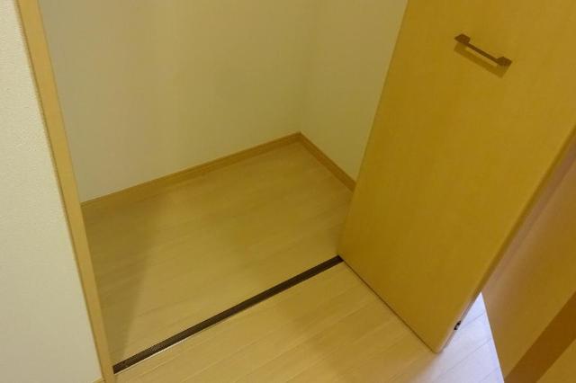 サンモール・アイ 廊下収納