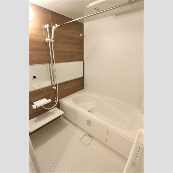 ホワイト・サラ バスルーム