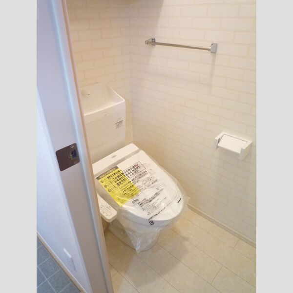 Bright Halu 　west301号室 トイレ