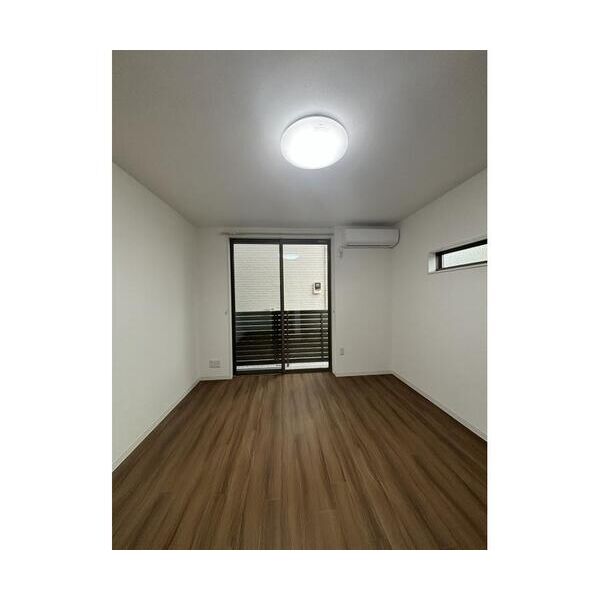 レジデンス向小金 リビング