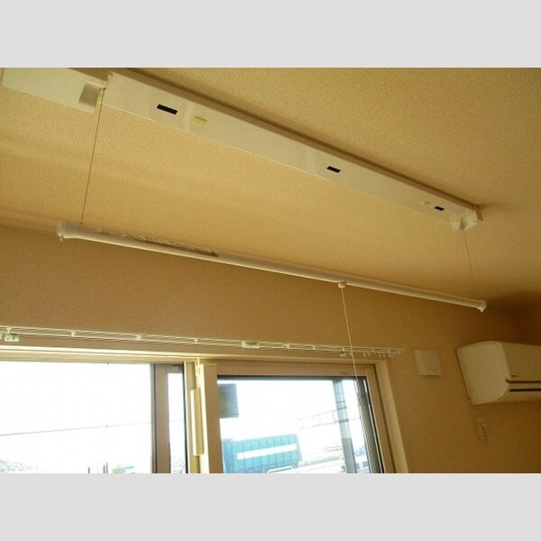 オーテファール202号室 室内物干し