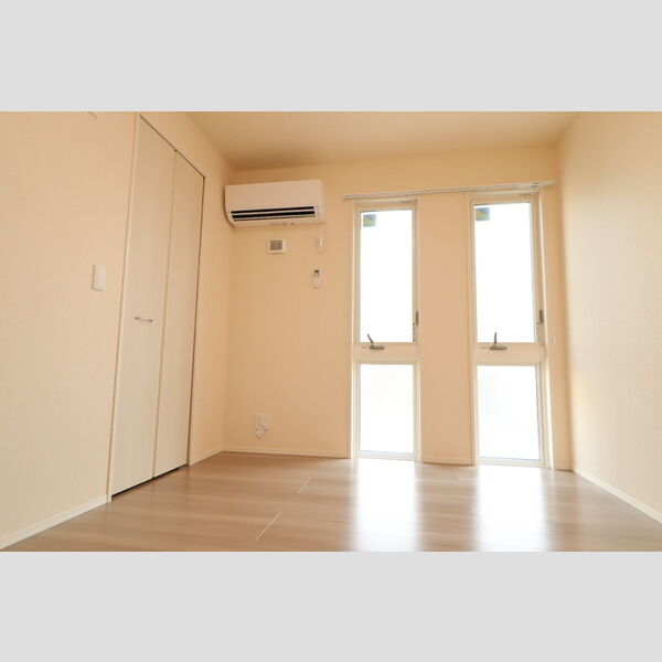 NKガーデン111号室 洋室