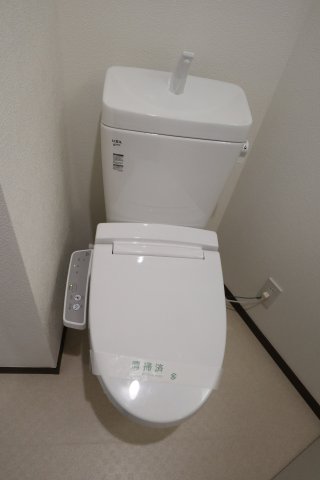 ベイルーム釜利谷204号室 トイレ