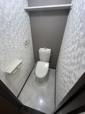 アーク・アン・シェル トイレ