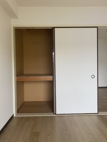 角田ビル0201号室 収納