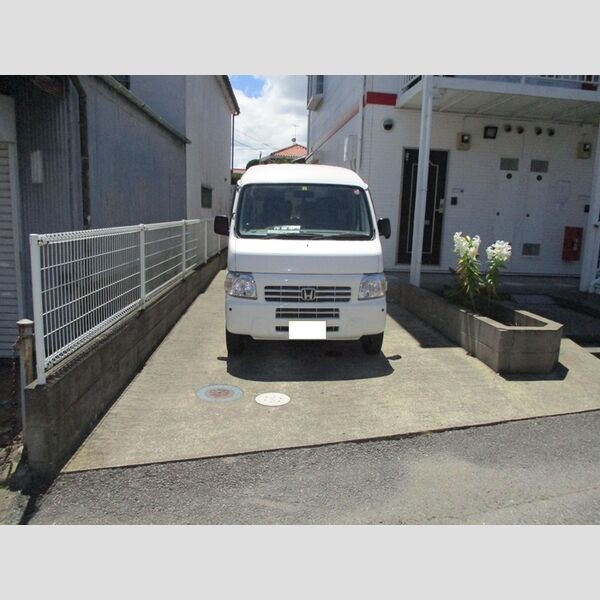 オプスマロニエ 駐車場