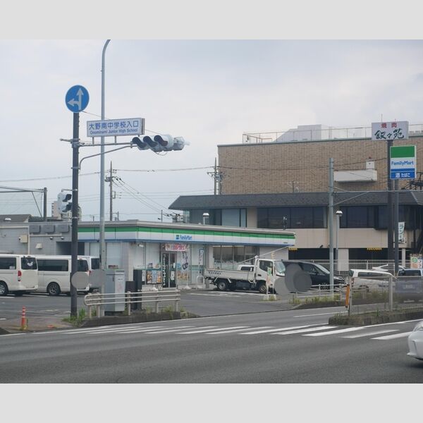 リールセゾンC ファミリーマート相模原鵜野森店