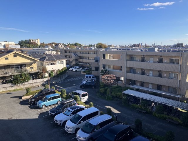 プライムアーバン武蔵小金井 駐車場