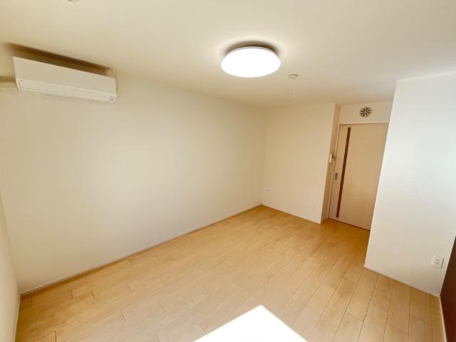 リバーストーン103号室 洋室