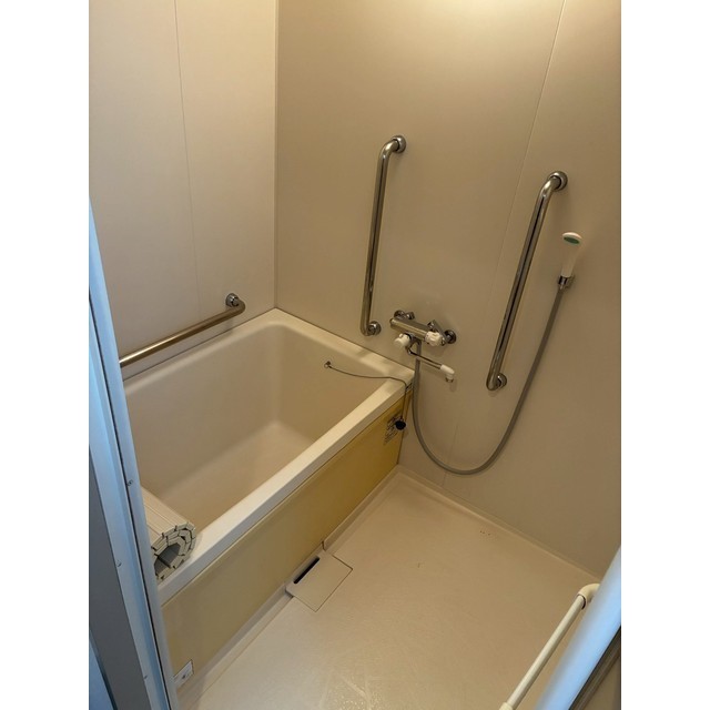 エクレール綾瀬202号室 浴室