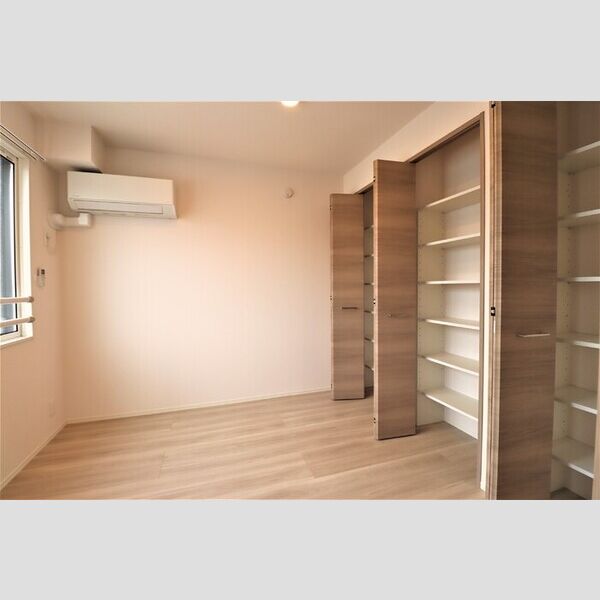 セレスティア高島平Ⅱ301号室 洋室