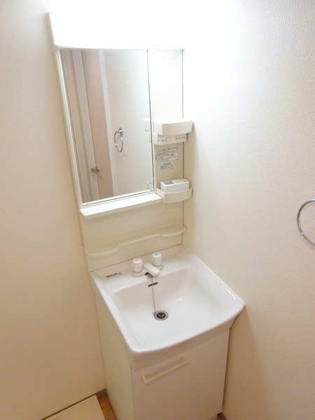 ライオンズマンション横浜反町310号室 同建物別部屋の参考画像