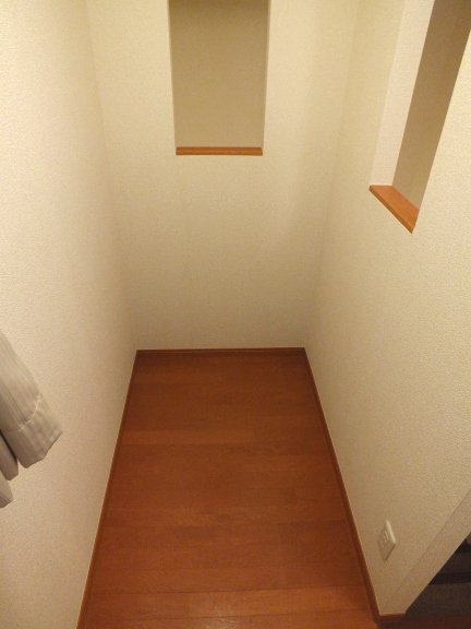 レオパレスタンディー 玄関