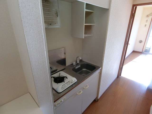 メゾンドムートン3階 （同建物3Ｆ角部屋の写真です）