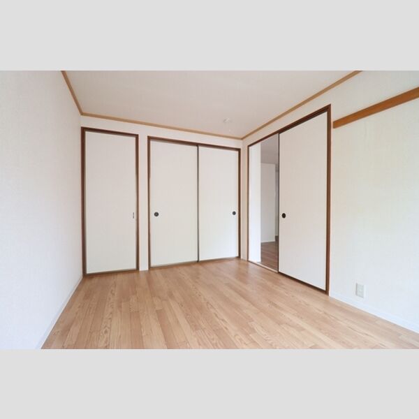 グランディール101号室 洋室　6帖