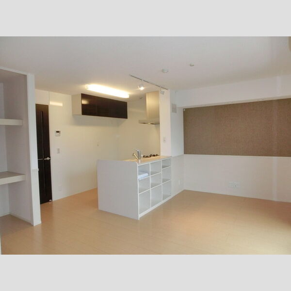 ゼルコバリーフ リビング