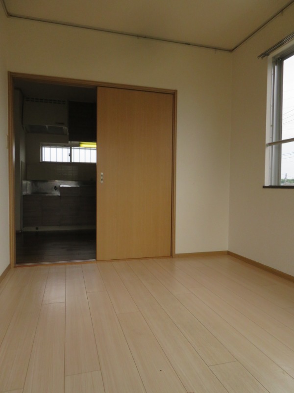 エステートロイヤル3階 ※他部屋写真参照