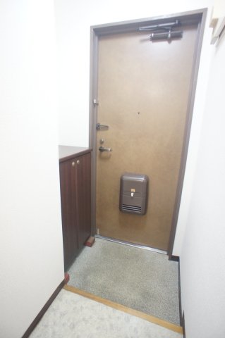 ウインド志津 玄関