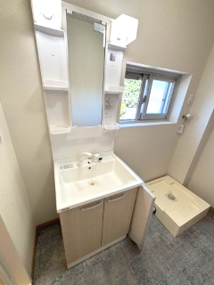 ローズコート白楽301号室 独立洗面台です！